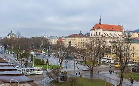 Апартаменти в центрі біля Ратуші вул. Площа Ринок 11