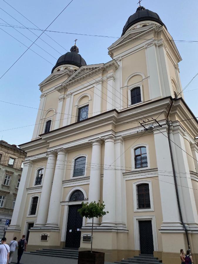 Апартаменти в центрі біля Ратуші вул. Площа Ринок 11 Львів Екстер'єр фото